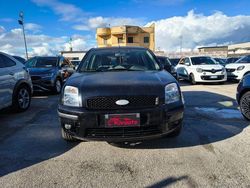 Nero Usata 2004 Ford Fusion Tre volumi | 2490 € (Buon prezzo)