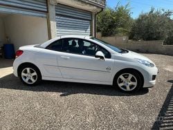 Bianco Usata 2011 Peugeot 207 CC Cabrio | 4000 € (Buon prezzo)