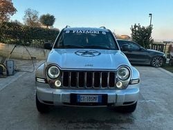 Usata 2005 Jeep Cherokee Limited SUV | 3500 € (Ottimo prezzo)