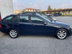 Blu/azzurro Usata 2005 Mercedes C220 Classic Station wagon | 2300 € (Buon prezzo)