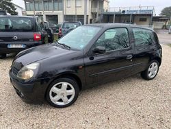 Nero Usata 2003 Renault Clio II Initiale Tre volumi | 1899 € (Buon prezzo)