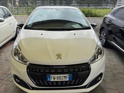Bianco Usata 2019 Peugeot 208 Allure Due volumi | 8990 € (Buon prezzo)