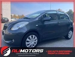 Grigio Usata 2008 Toyota Yaris Tre volumi | 5900 € (Buon prezzo)