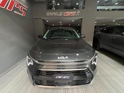Grigio Nuova 2025 Kia Niro Style SUV | 31.501 € (Cara)