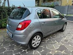 Grigio Usata 2009 Opel Corsa Tre volumi | 3500 € (Buon prezzo)