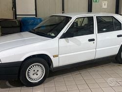 Bianco Usata 1990 Alfa Romeo 33 Tre volumi | 1950 €