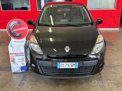 Nero Usata 2009 Renault Clio II Dynamique Tre volumi | 3990 € (Cara)