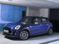 Nero Usata 2015 Mini Cooper D Business Due volumi | 15.500 € (Molto cara)