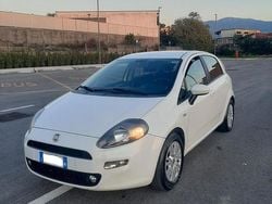 Bianco Usata 2014 Fiat Punto Lounge Tre volumi | 4700 € (Buon prezzo)