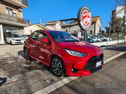 Rosso Usata 2023 Toyota Yaris Trend Tre volumi | 14.800 € (Buon prezzo)