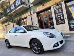 Bianco Usata 2014 Alfa Romeo Giulietta Distinctive Tre volumi | 8490 € (Buon prezzo)
