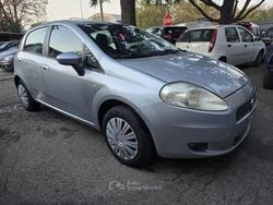 Grigio Usata 2009 Fiat Grande Punto Due volumi | 3900 € (Buon prezzo)