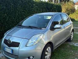 Usata 2008 Toyota Yaris Team Tre volumi | 6890 € (Buon prezzo)