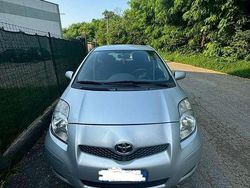 Usata 2010 Toyota Yaris Sol Tre volumi | 3900 € (Buon prezzo)