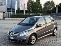 Grigio Usata 2010 Mercedes B180 Monovolume | 4500 € (Buon prezzo)