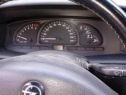 Nero Usata 1997 Opel Vectra Tre volumi | 700 €