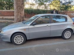 Grigio Usata 2004 Alfa Romeo 147 Due volumi | 1000 € (Super prezzo)
