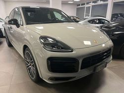 Grigio gesso Usata 2021 Porsche Cayenne Coupe Sport Coupé | 68.500 € (Buon prezzo)