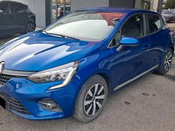 Blu Usata 2021 Renault Clio V Zen Tre volumi | 15.900 € (Buon prezzo)