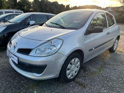 Grigio Usata 2007 Renault Clio II Tre volumi | 2400 € (Ottimo prezzo)