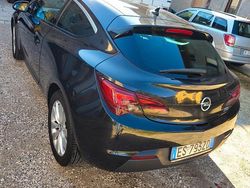 Nero Usata 2013 Opel Astra GTC Coupé | 4900 € (Buon prezzo)