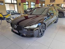 Usata 2020 Volvo V60 R-Design Station wagon | 21.990 € (Buon prezzo)