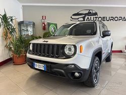 Argento Usata 2015 Jeep Renegade Trailhawk SUV | 14.900 € (Cara)