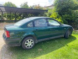 Usata 1999 VW Passat Tre volumi | 1450 €
