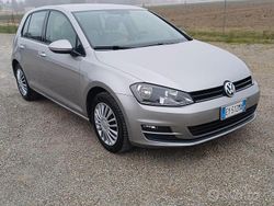 Grigio Usata 2015 VW Golf VII Highline Tre volumi | 10.000 € (Buon prezzo)