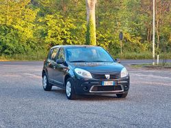 Grigio Usata 2011 Dacia Sandero Ambiance Due volumi | 4300 € (Buon prezzo)