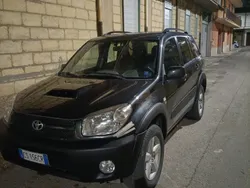 Usata 2004 Toyota RAV4 SUV | 3000 € (Ottimo prezzo)