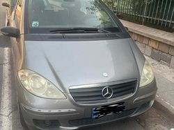 Grigio Usata 2008 Mercedes A160 Elegance Tre volumi | 2800 € (Cara)