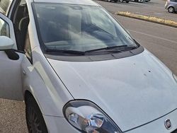 Bianco Usata 2018 Fiat Grande Punto Due volumi | 3900 € (Buon prezzo)