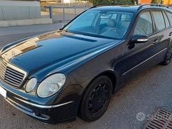 Nero Usata 2004 Mercedes E280 Avantgarde Station wagon | 4900 € (Buon prezzo)