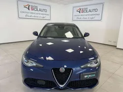 Blu/azzurro Usata 2018 Alfa Romeo Giulia Veloce Tre volumi | 28.900 € (Ottimo prezzo)