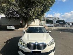 Bianco Usata 2022 BMW 118 M Sport Due volumi | 20.000 € (Buon prezzo)
