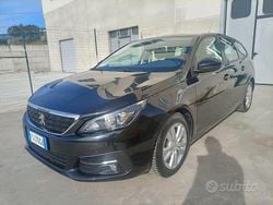Nero Usata 2018 Peugeot 308 Station wagon | 9990 € (Buon prezzo)