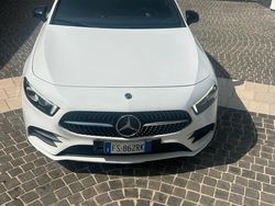 Bianco Usata 2018 Mercedes A180 Executive Tre volumi | 17.800 € (Cara)