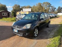 Nero Usata 2007 Ford Fiesta Ghia Tre volumi | 2000 € (Ottimo prezzo)