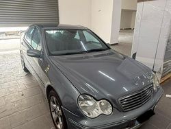 Usata 2006 Mercedes C220 Avantgarde Tre volumi | 5000 € (Molto cara)