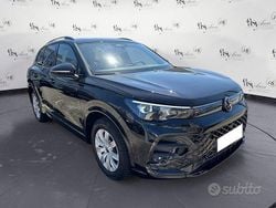 Nero Usata 2024 VW Tiguan R-line SUV | 41.300 €