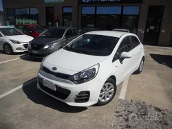 Bianco Usata 2016 Kia Rio Active Tre volumi | 6490 € (Ottimo prezzo)