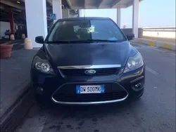 Usata 2010 Ford Focus Tre volumi | 2500 € (Super prezzo)