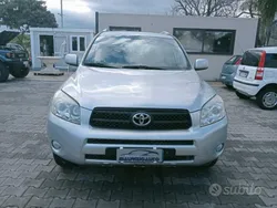 Usata 2006 Toyota RAV4 Sol SUV | 7499 € (Cara)