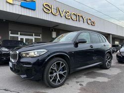 Blu/azzurro Usata 2022 BMW X5 M Sport SUV | 42.900 € (Super prezzo)