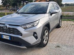 Grigio Usata 2021 Toyota RAV4 Hybrid SUV | 25.500 € (Buon prezzo)