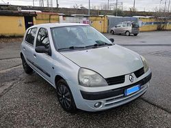 Usata 2004 Renault Clio II Tre volumi | 1500 € (Ottimo prezzo)