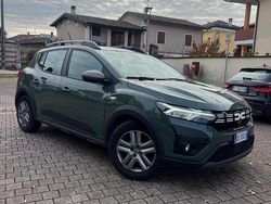 Verde Usata 2023 Dacia Sandero Stepway Tre volumi | 16.000 €