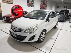 Bianco Usata 2013 Opel Corsa Tre volumi | 4700 € (Molto cara)