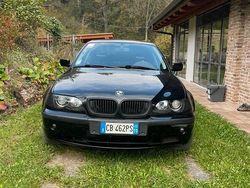 Nero Usata 2002 BMW 330 Efficient Dynamics Tre volumi | 9000 €